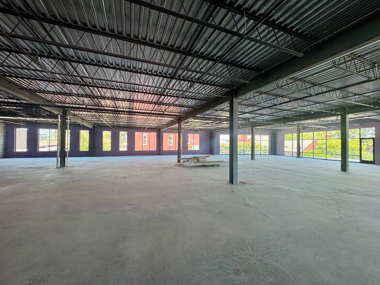 More Photos Of 814 E Main St, Louisville Storefront Retail Office For Lease