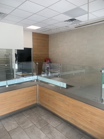 More Photos Of 6011 SE Abshier Blvd, Belleview Freestanding For Lease