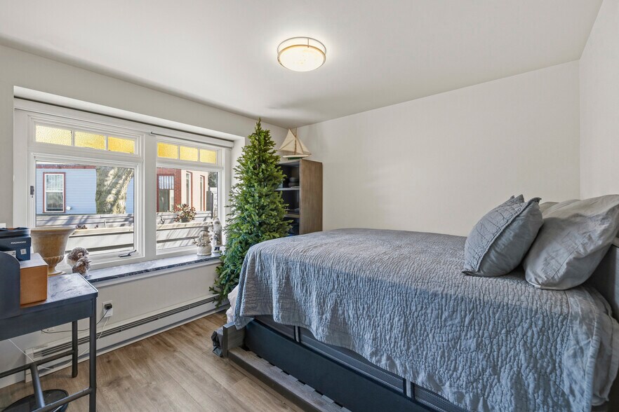 More Photos Of 101-107 S 1st St, La Conner Storefront For Sale