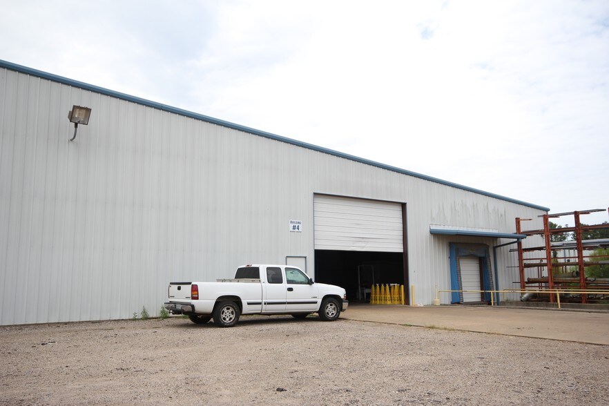 More Photos Of 2938 Brown Rd, Marshall Warehouse For Sale