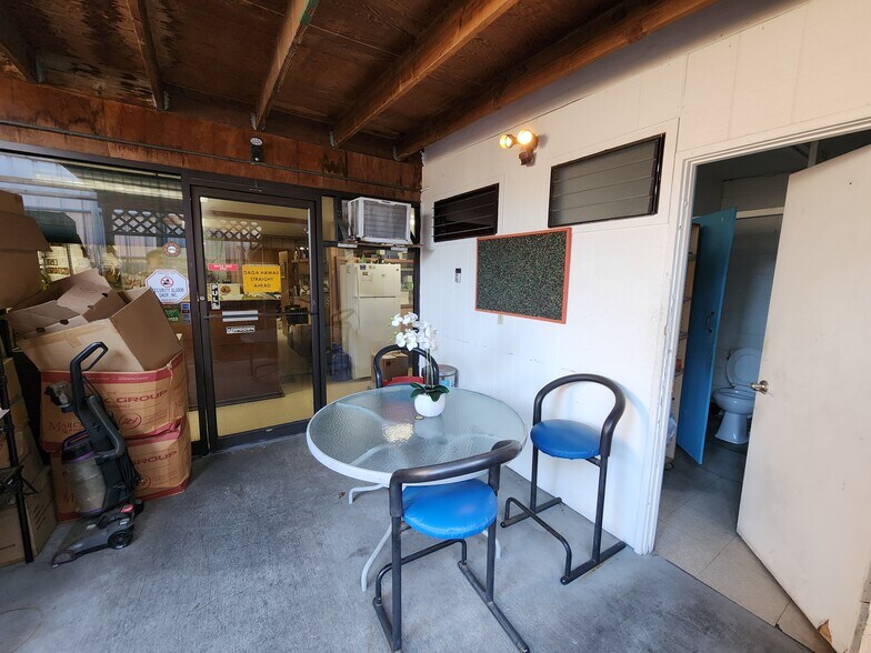More Photos Of 1818 Kahai St, Honolulu Warehouse For Sale