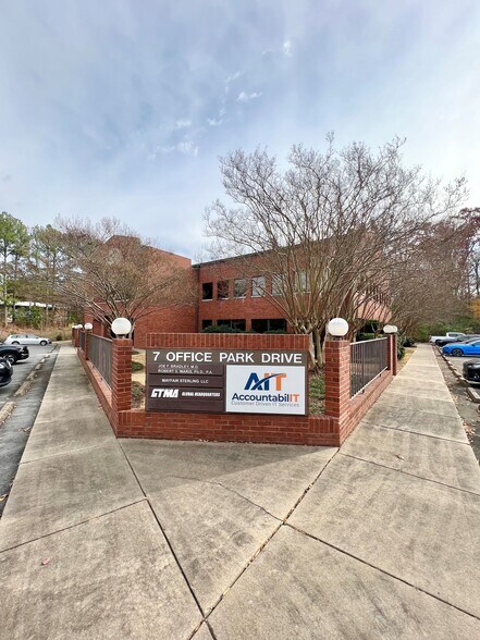More Photos Of 7 Office Park Dr, Little Rock Office For Lease