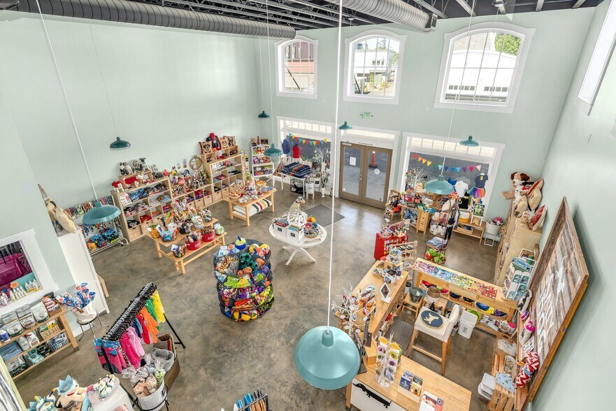 More Photos Of 215 Meriweather St #2, Pacific Beach Storefront For Sale