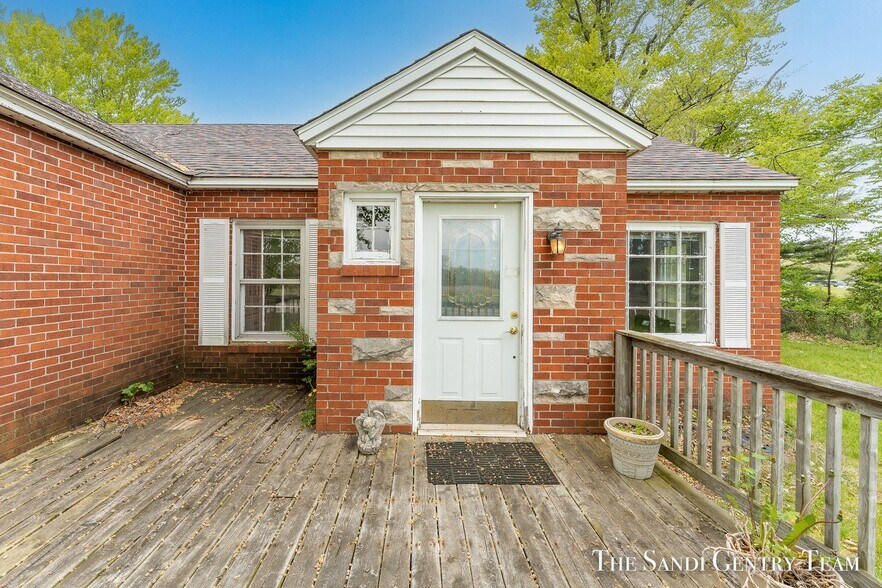 More Photos Of 4631 Harvey St, Norton Shores Medical For Sale