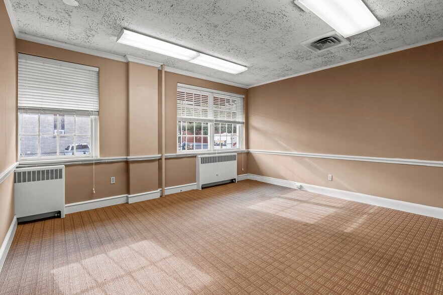 More Photos Of 15 W Front St, Trenton Office Residential For Sale