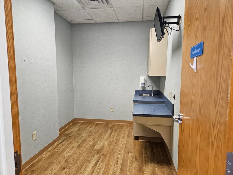 More Photos Of 2459 Emerald Pl, Greenville Medical For Sale