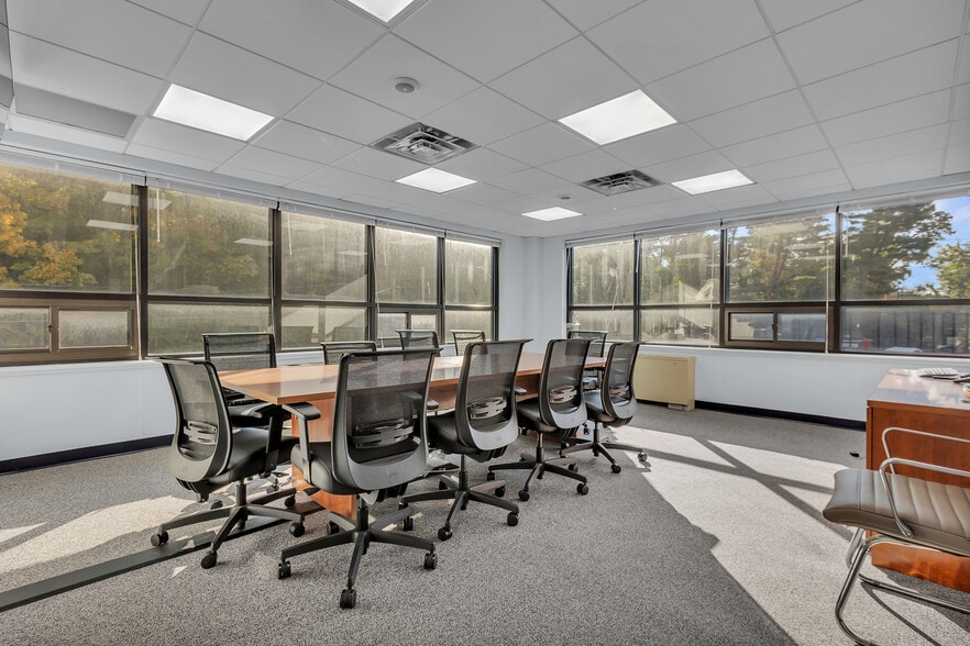 More Photos Of 1 Stone Pl, Bronxville Office For Lease