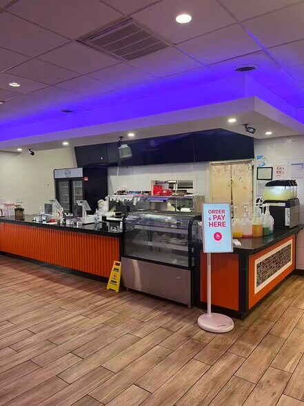 More Photos Of 2028 Watson Blvd, Warner Robins Restaurant For Lease