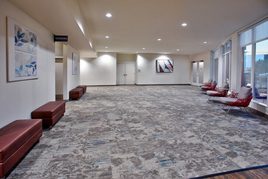 More Photos Of 1300 Cinema Way, Benton Harbor Hotel For Sale