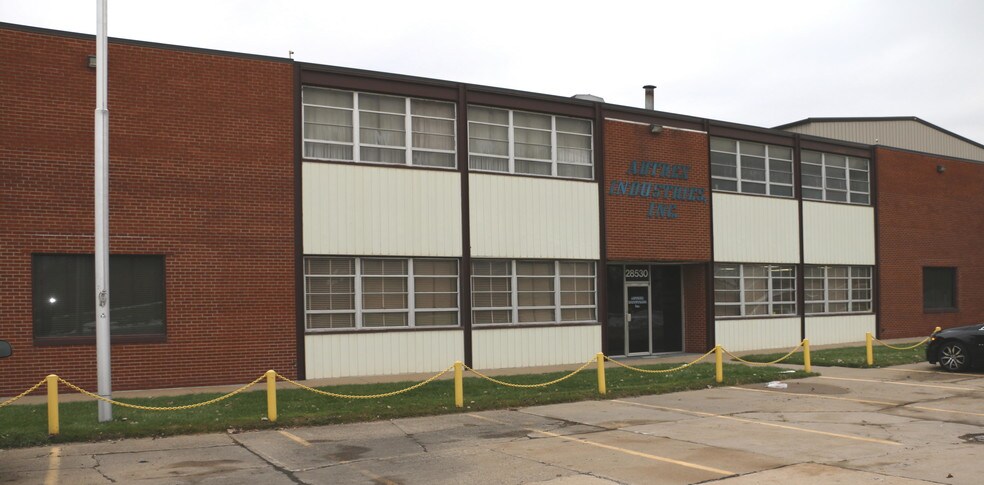 More Photos Of 28530 Reynolds St, Inkster Manufacturing For Lease