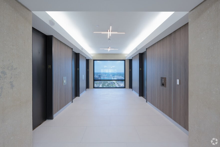 More Photos Of 801 Cherry St, Fort Worth Office For Lease