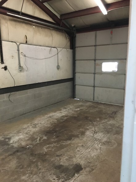 More Photos Of 1713 E Wilson St, Batavia Industrial For Lease