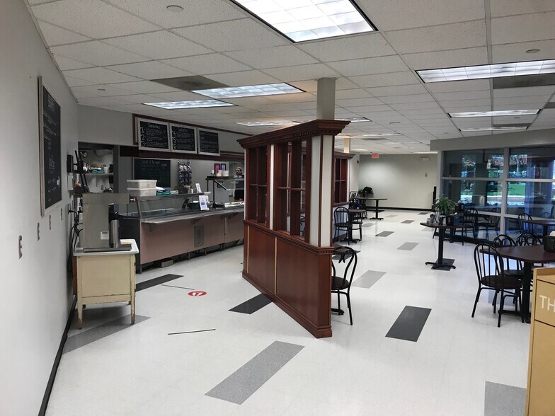 More Photos Of 220 Salina Meadows Pky, Syracuse Office For Lease