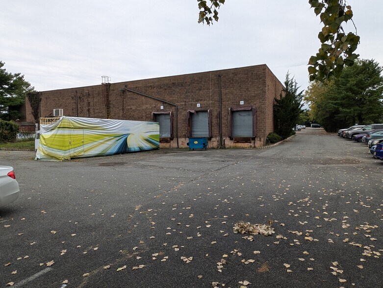 More Photos Of 60 E Hanover Ave, Morris Plains Light Manufacturing For Sale