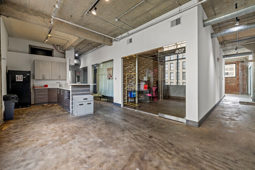 More Photos Of 1409 Washington Ave, Saint Louis Office For Sale