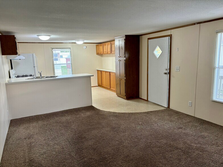 More Photos Of 521 S Emmett St, Virden Manufactured Housing Mobile Home Park For Sale