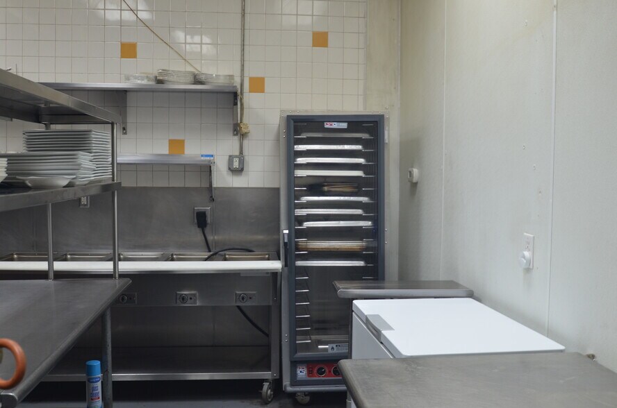 More Photos Of 700 Durham Dr, Houston Storefront For Lease