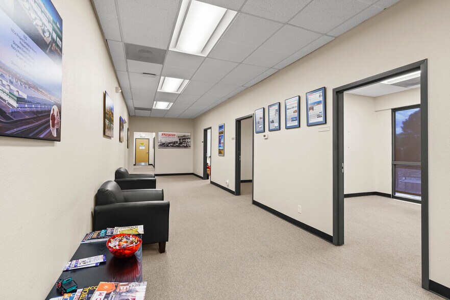 More Photos Of 1335 Ford St, Colorado Springs Warehouse For Lease