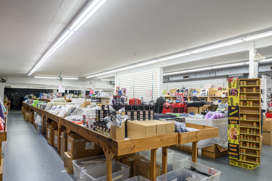 More Photos Of 34 Lafayette Rd, Hampton Falls Freestanding For Sale