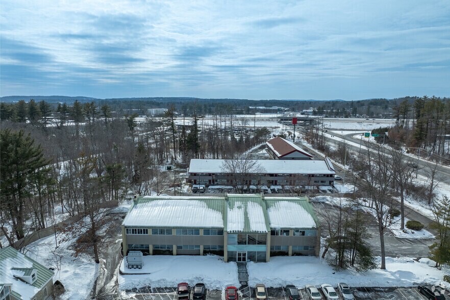 More Photos Of 13 Red Roof Ln, Salem Medical For Lease
