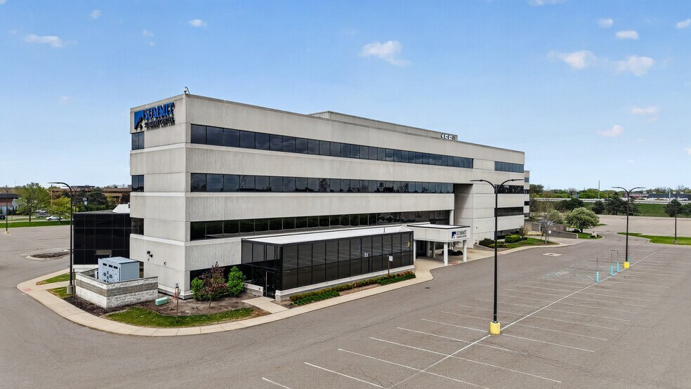 More Photos Of 1560 E Maple Rd, Troy Medical For Lease