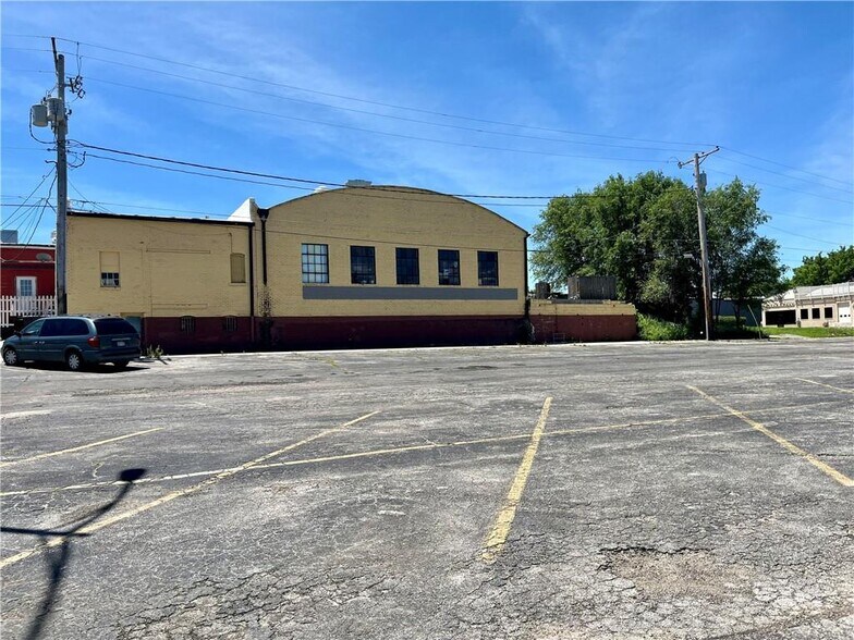 More Photos Of 120 W Peoria St, Paola General Retail For Sale