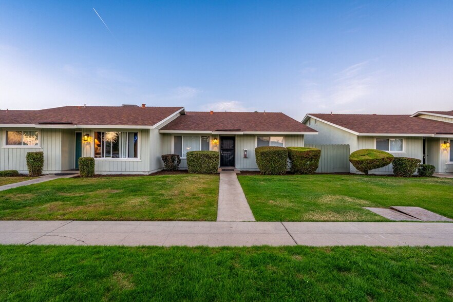 More Photos Of 3789 E Hampton Way, Fresno Apartments For Sale