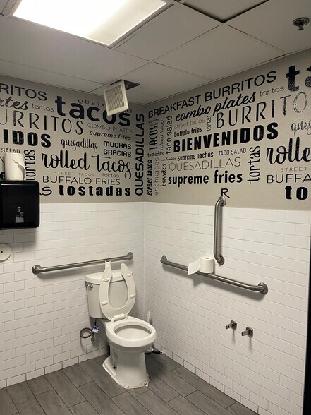 More Photos Of 15409 W Greenway Rd, Surprise Storefront For Lease