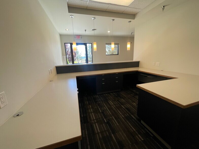 More Photos Of 2700 Farmington Ave, Farmington Office For Sale