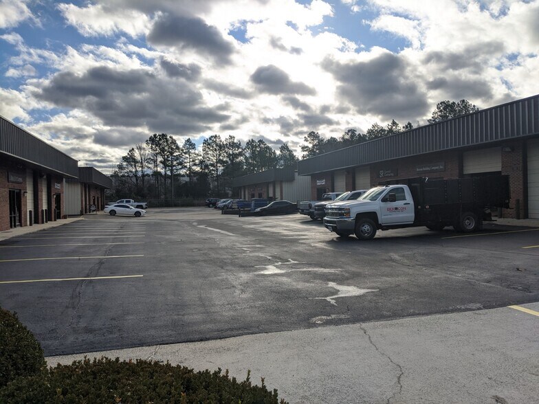 More Photos Of 1320 Old Oxford Rd, Durham Flex For Lease