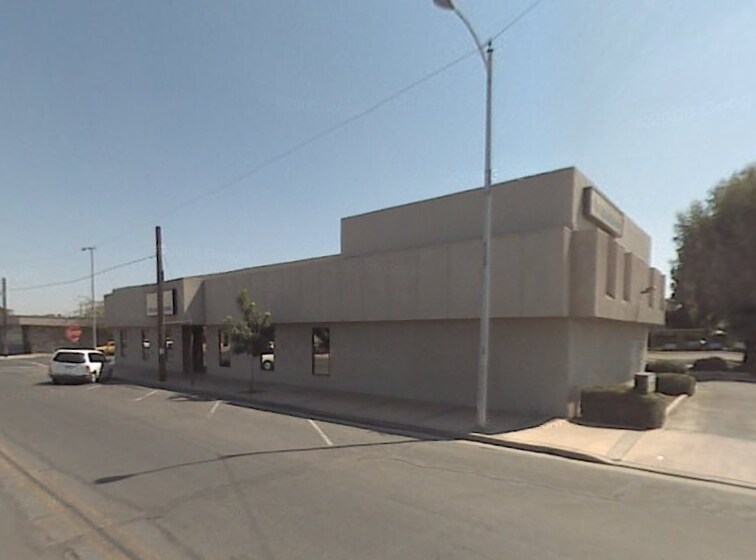 More Photos Of 255 E King St, Tulare Bank For Lease