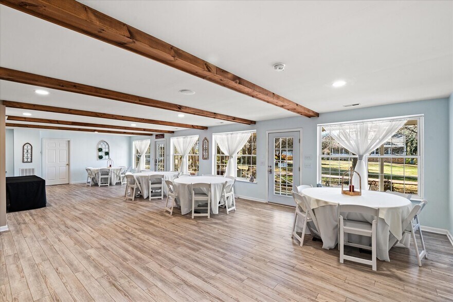 More Photos Of 115 E Broaddus Ave, Bowling Green Apartments For Sale