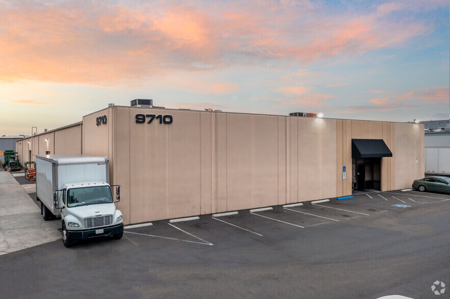 More Photos Of 9710-9712 Distribution Ave, San Diego Distribution For Lease