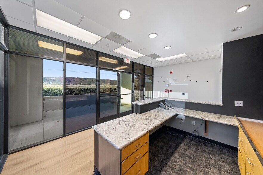 More Photos Of 25843 Jefferson Ave, Murrieta Light Distribution For Sale