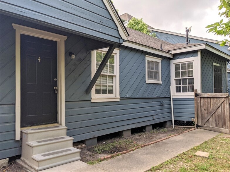 More Photos Of 704 E 22nd St, Houston Apartments For Sale