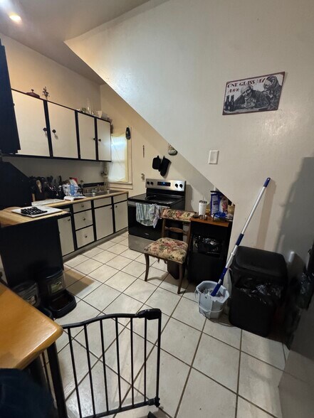 More Photos Of 44 Franklin St, New London Apartments For Sale