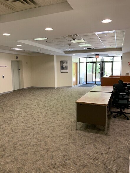 More Photos Of 1 Campus Dr, Pleasantville Light Manufacturing For Sale