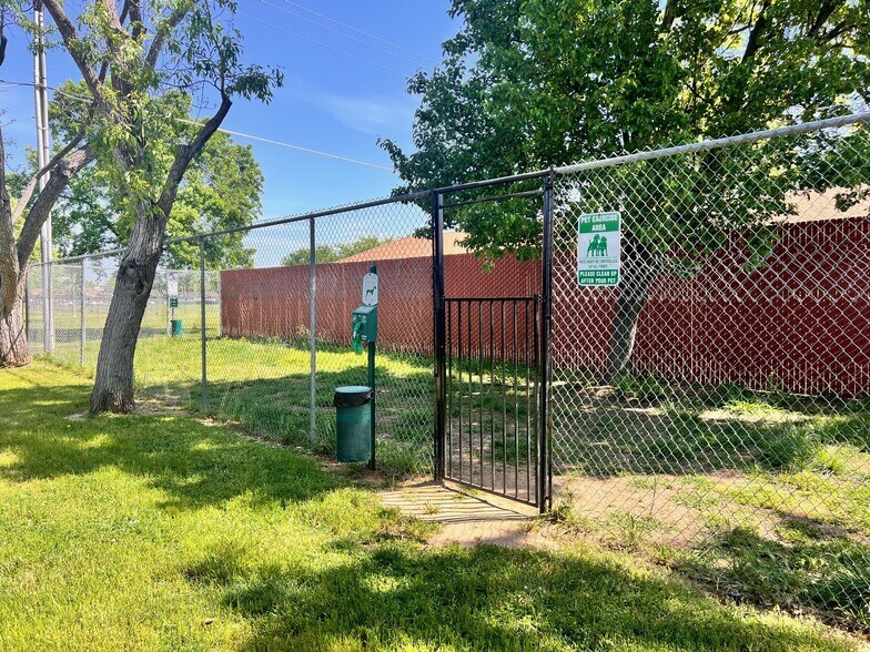 More Photos Of 6815 24th St, Sacramento Multifamily For Sale