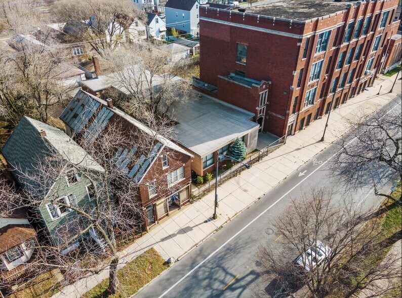More Photos Of 8231 S South Shore Dr, Chicago Schools For Sale