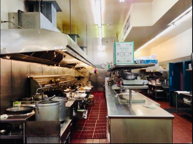 More Photos Of 494 Manor Plz, Pacifica Restaurant For Lease