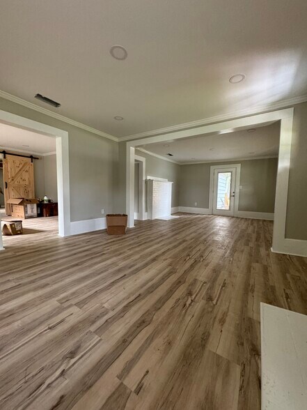 More Photos Of 5755 Stonewall Tell Rd, Atlanta Office For Sale