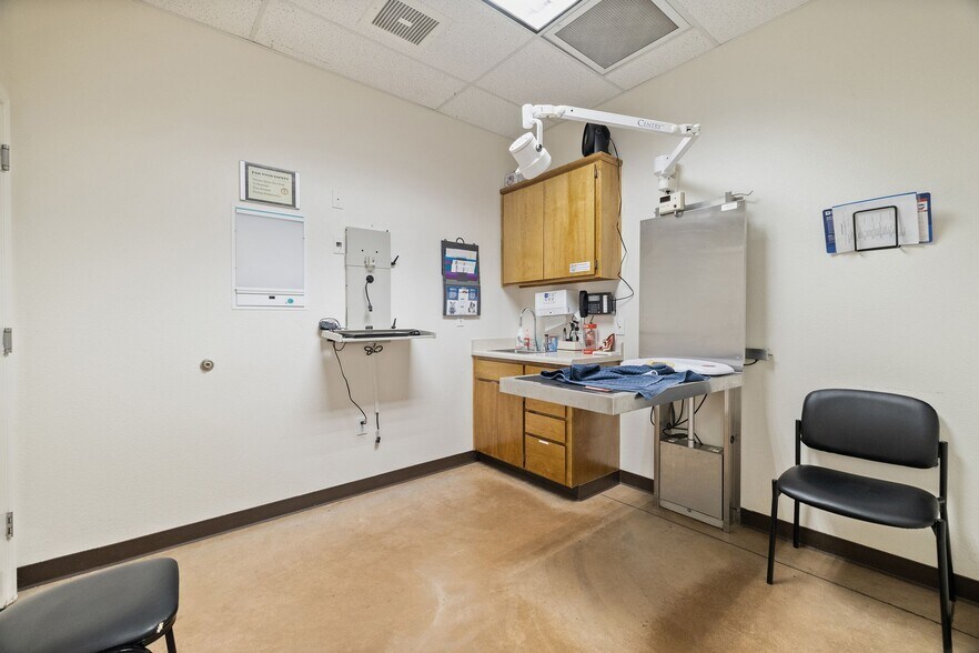 More Photos Of 1825 Buenaventura Blvd, Redding Hospital For Sale