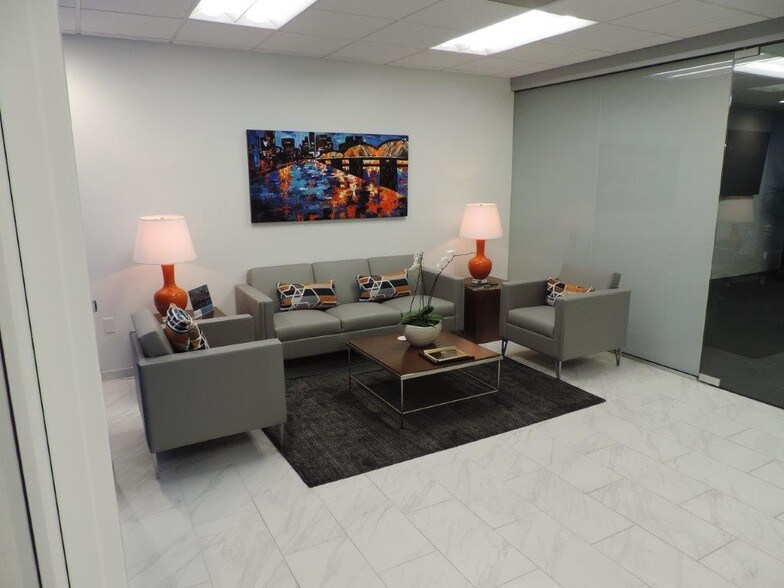 More Photos Of 10800 Financial Centre Pkwy, Little Rock Office For Lease