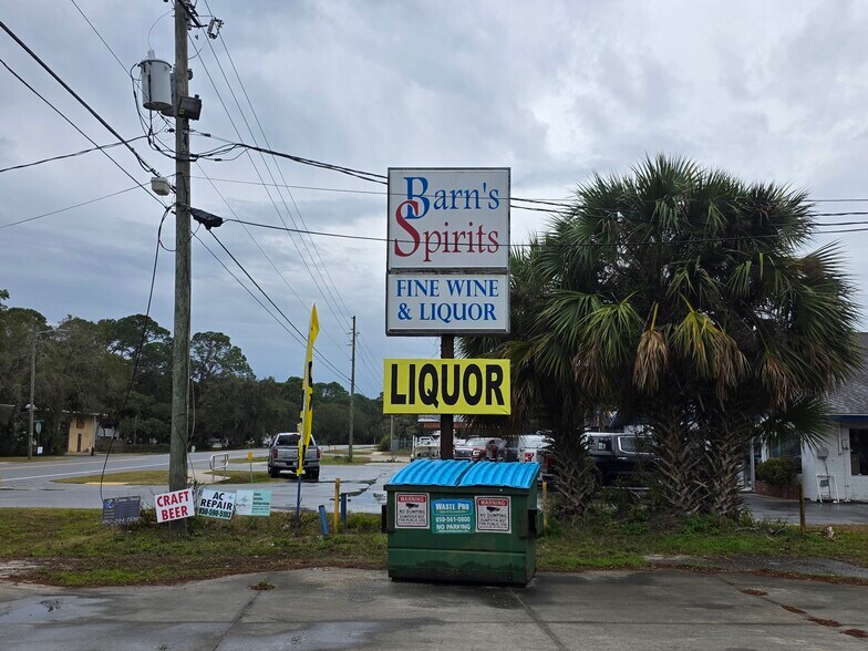 More Photos Of 1306 Coastal Hwy, Panacea Convenience Store For Sale