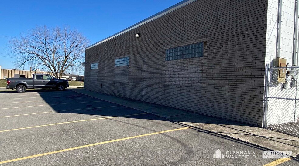 More Photos Of 14500 N Industrial Ave, Maple Heights Warehouse For Lease