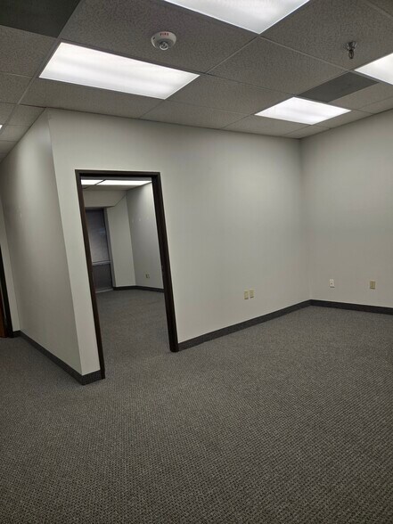 More Photos Of 2828 E Trinity Mills Rd, Carrollton Office For Lease