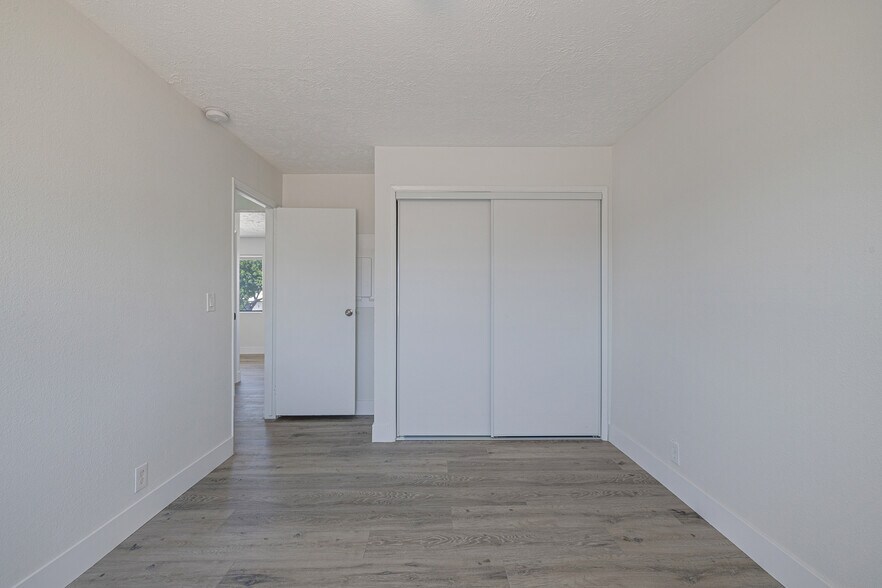 More Photos Of 126 E 1st North St, Mesquite Multifamily For Sale