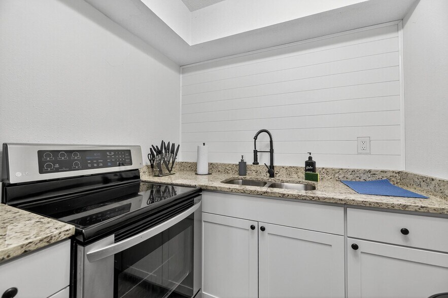 More Photos Of 4511-4513 Mcelroy Ave, Tampa Apartments For Sale
