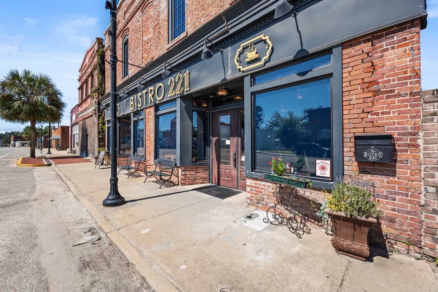 More Photos Of 219-221 N Parler Ave, Saint George Restaurant For Sale