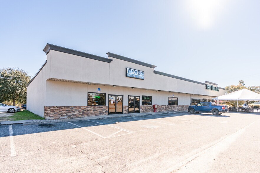 More Photos Of 4944 Malloy Plz, Marianna Freestanding For Sale